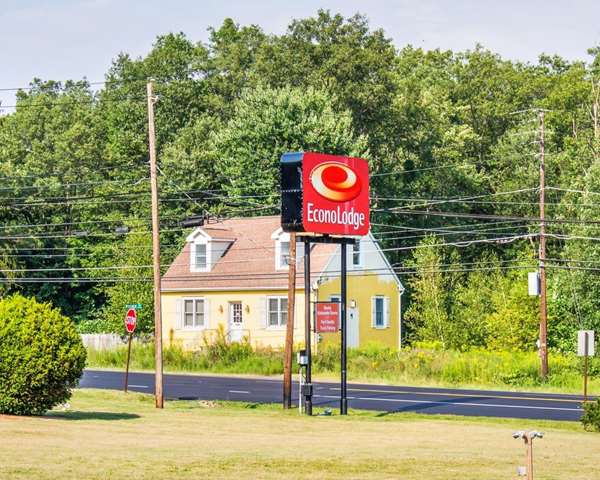 Exterior view - Econo Lodge Drums - I-80, Exit 262