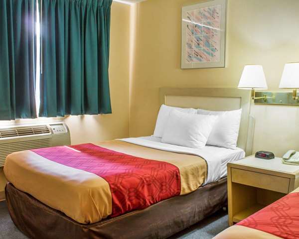  - Econo Lodge Drums - I-80, Exit 262