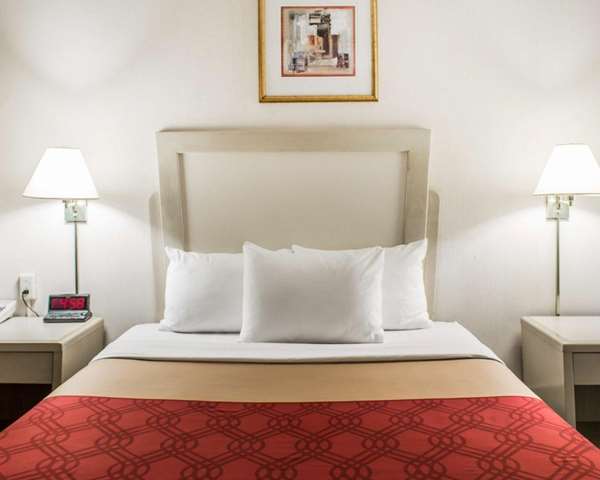  - Econo Lodge Drums - I-80, Exit 262