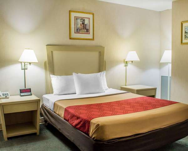  - Econo Lodge Drums - I-80, Exit 262