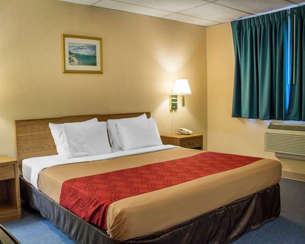  - Econo Lodge Drums - I-80, Exit 262