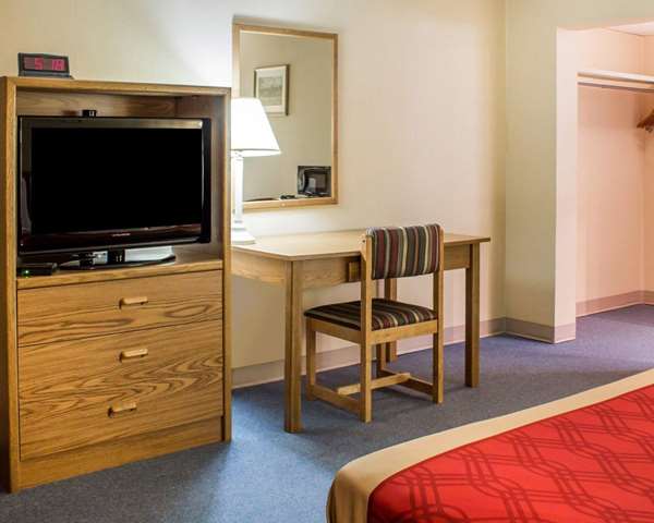  - Econo Lodge Drums - I-80, Exit 262