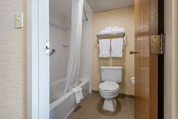 Suite - Quality Inn & Suites Mansfield