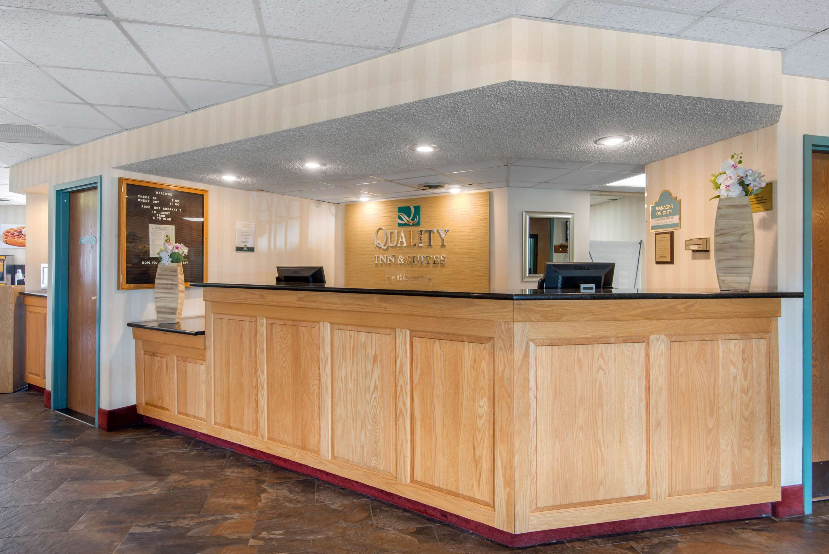 Front desk | Quality Inn & Suites