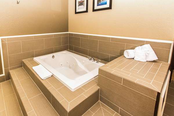  - Comfort Inn West Allentown - I-78, Exit 49