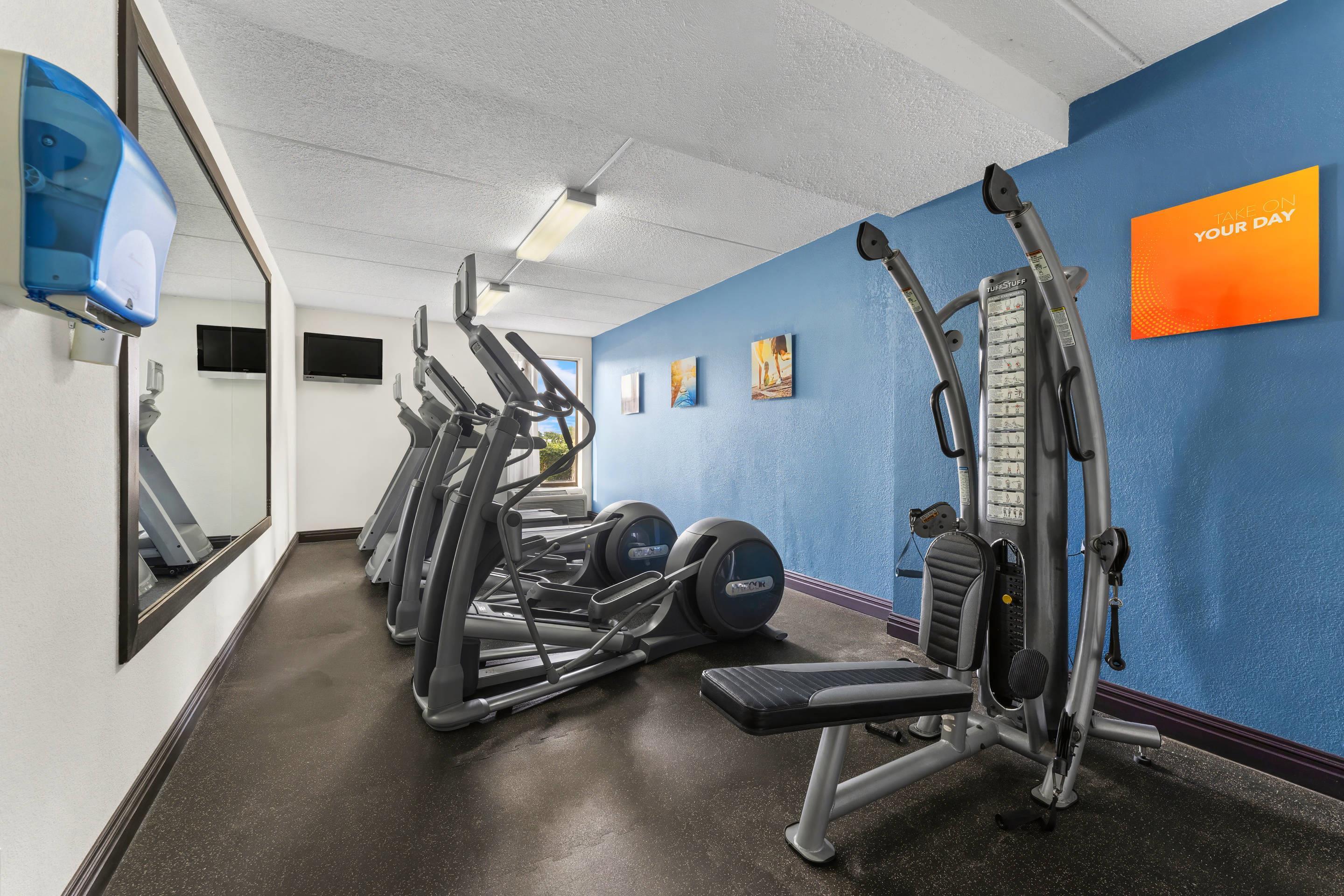 Exercise room | Comfort Inn Lehigh Valley West - Allentown