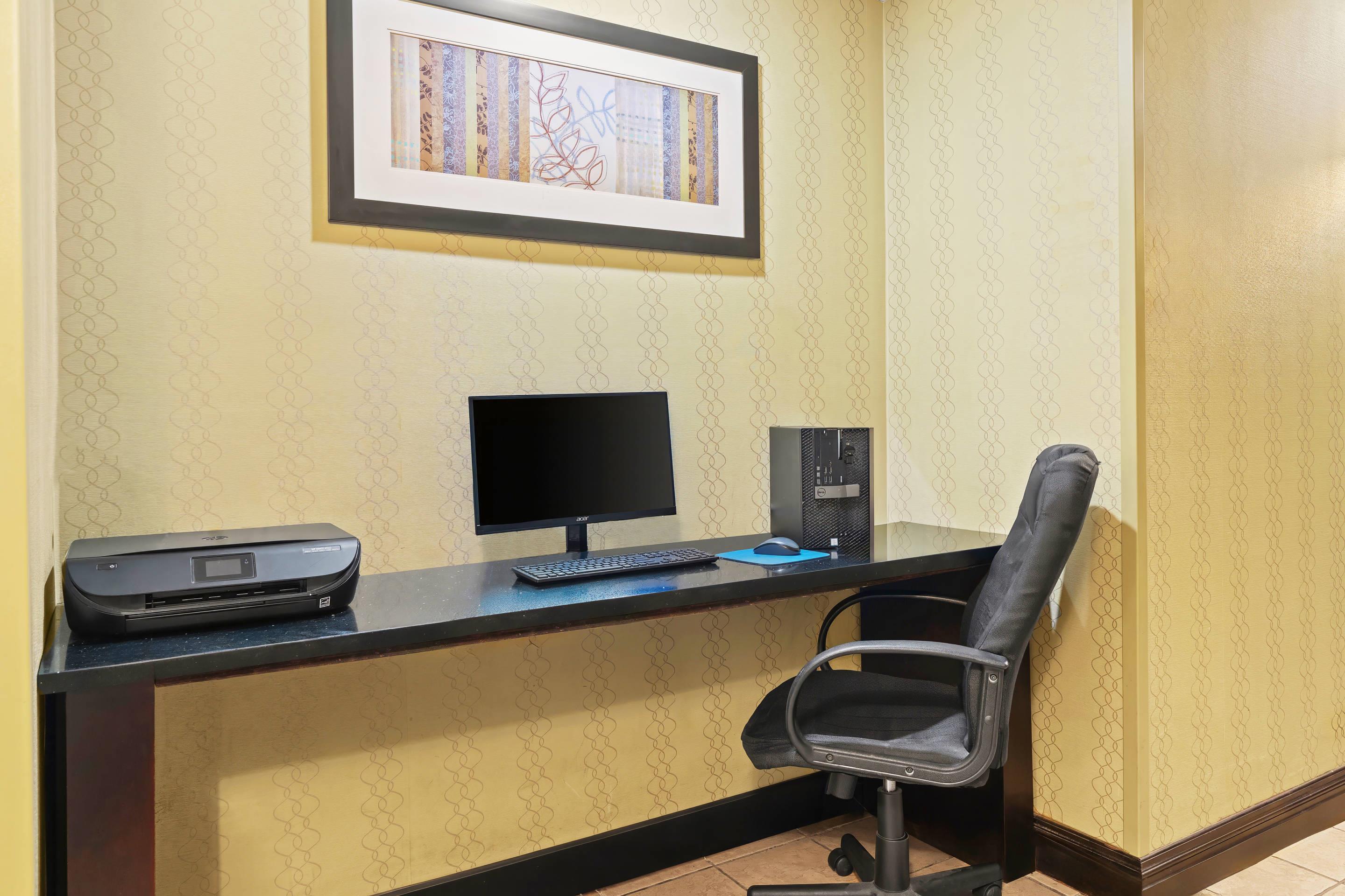 Business center | Comfort Inn Lehigh Valley West - Allentown