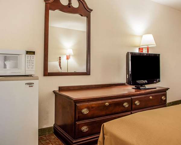 - Econo Lodge Douglassville