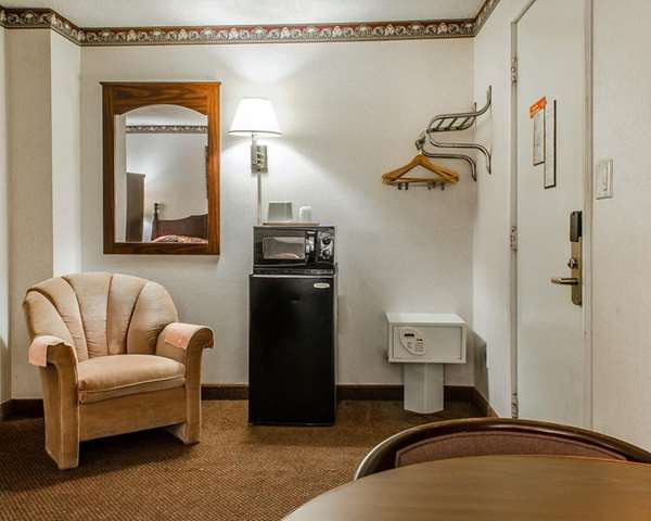  - Econo Lodge Frackville