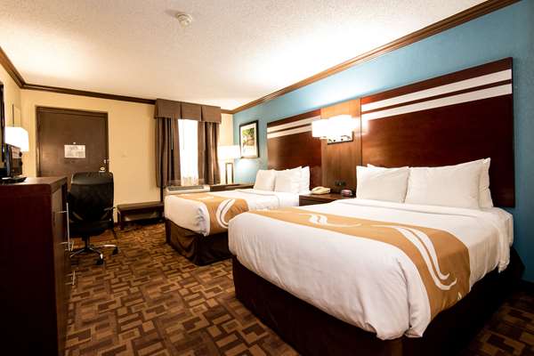  - Quality Inn & Suites Quakertown - I-476, Exit 44