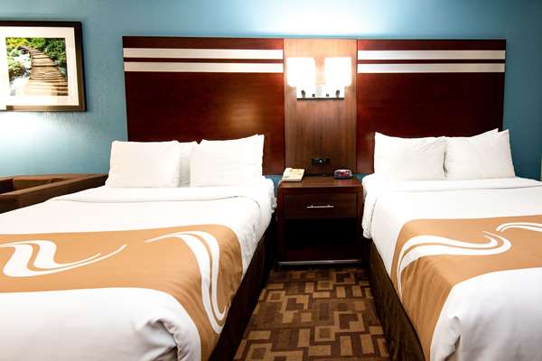  - Quality Inn & Suites Quakertown - I-476, Exit 44