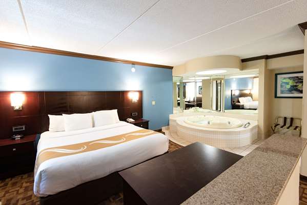Suite - Quality Inn & Suites Quakertown - I-476, Exit 44