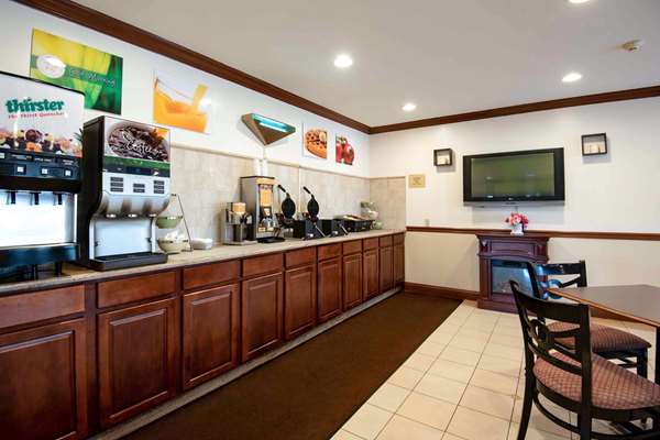 Amenities - Quality Inn & Suites Quakertown - I-476, Exit 44