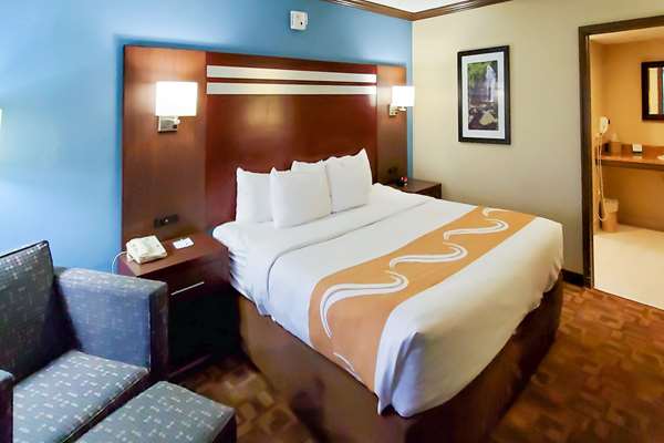  - Quality Inn & Suites Quakertown - I-476, Exit 44