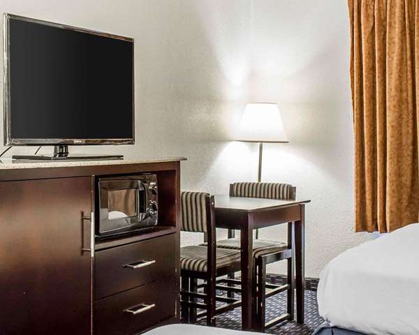  - Econo Lodge Scranton - I-81, Exit 182