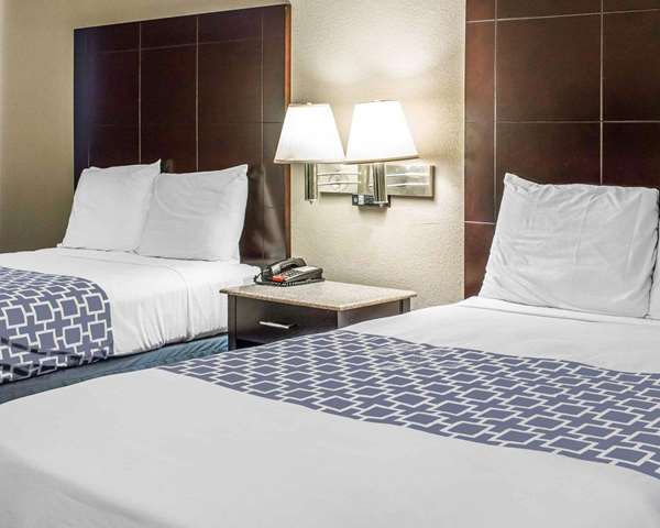  - Econo Lodge Scranton - I-81, Exit 182