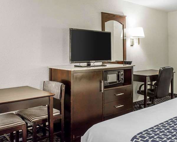  - Econo Lodge Scranton - I-81, Exit 182