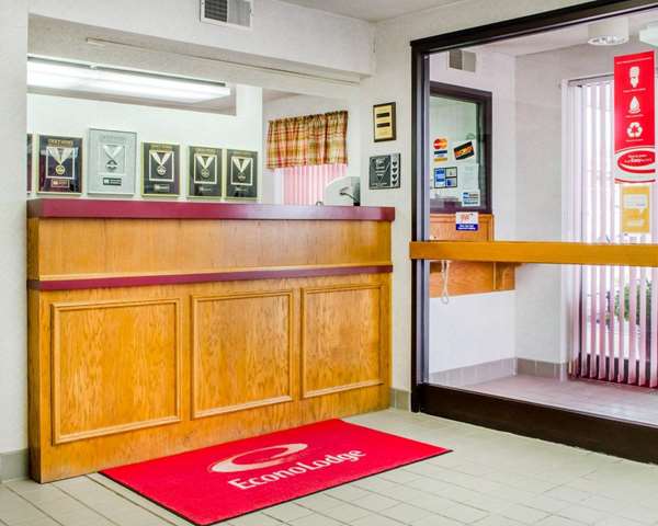  - Econo Lodge Mifflintown