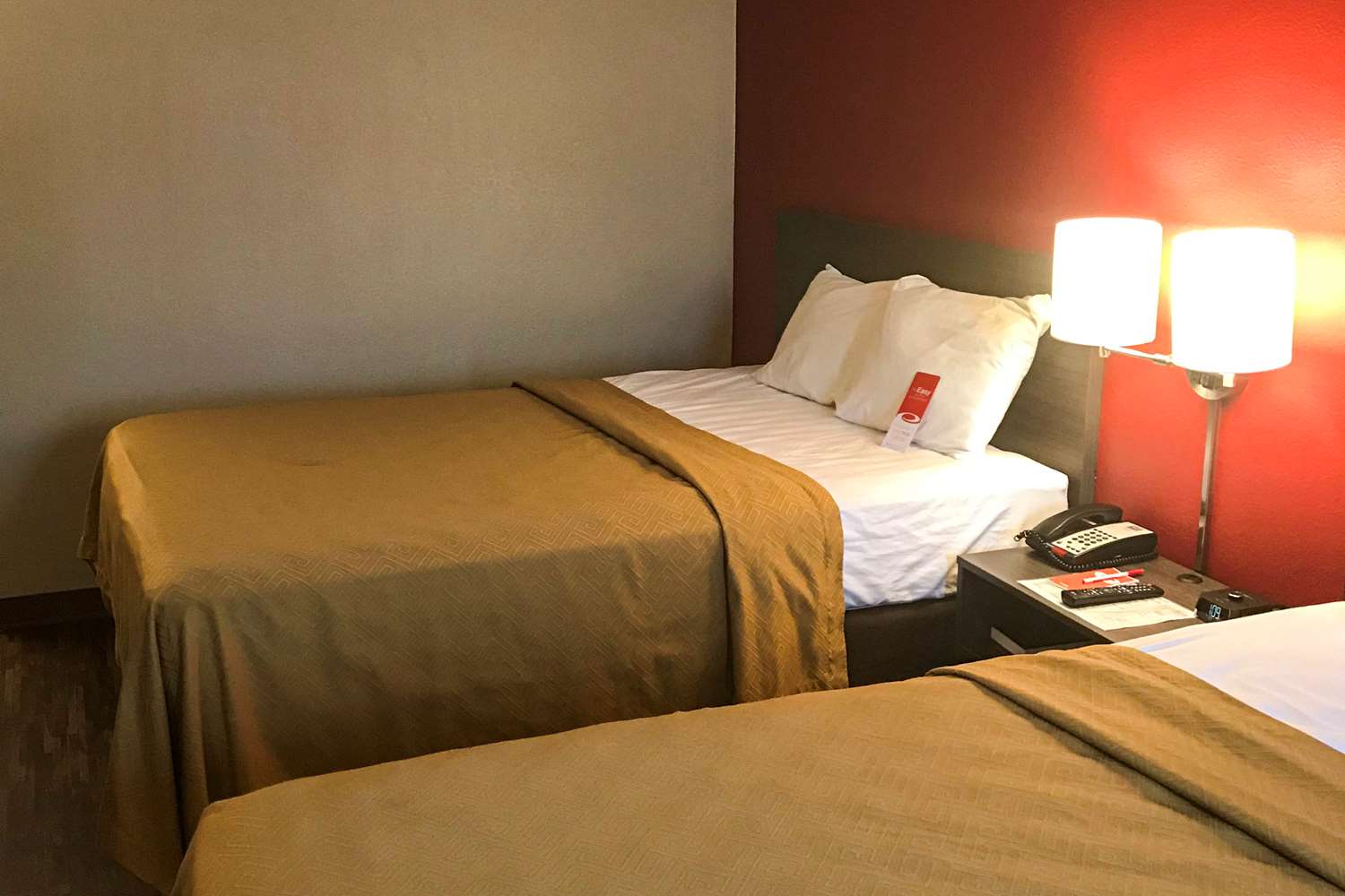 Econo Lodge Mifflintown, PA See Discounts