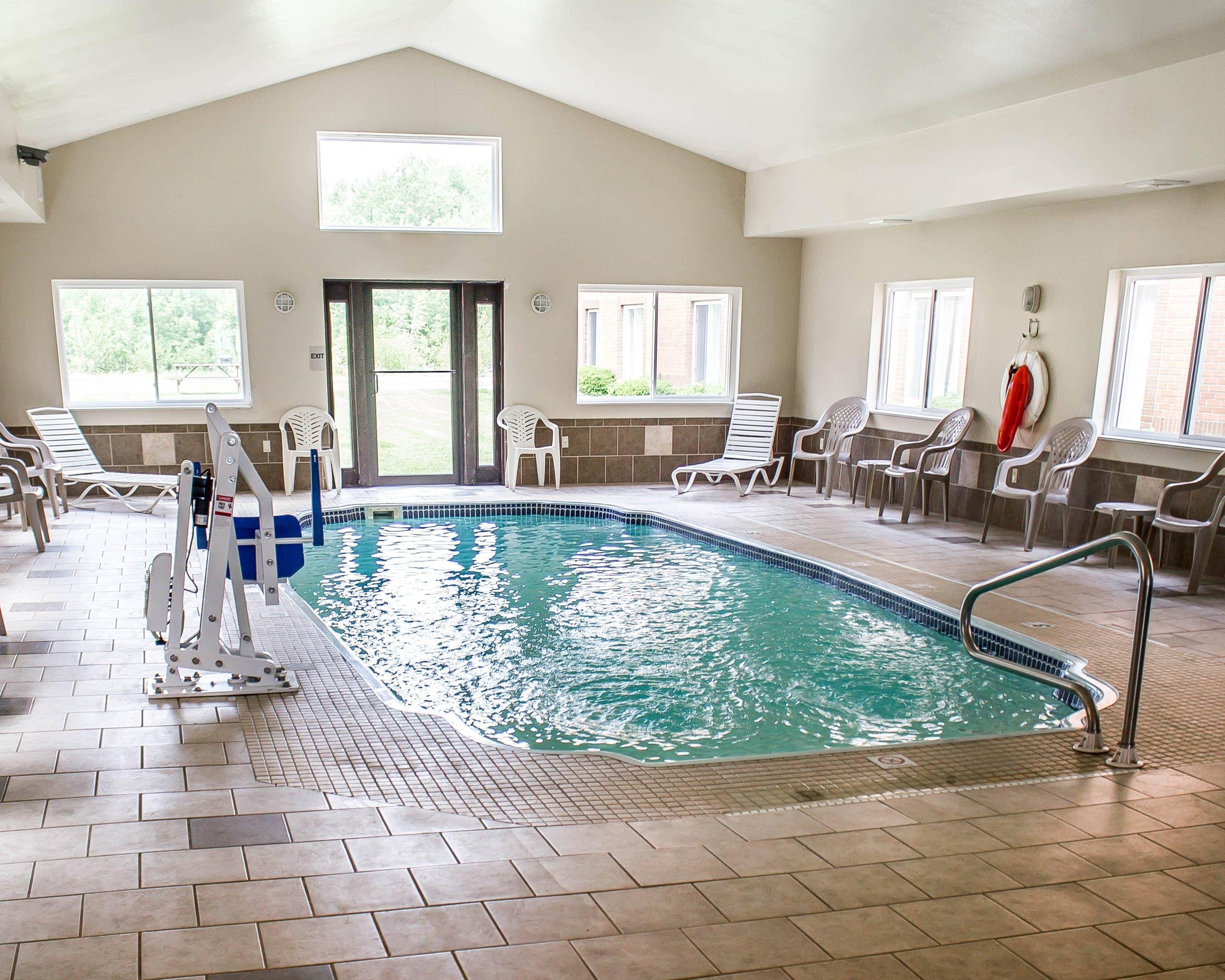 Indoor pool | Quality Inn