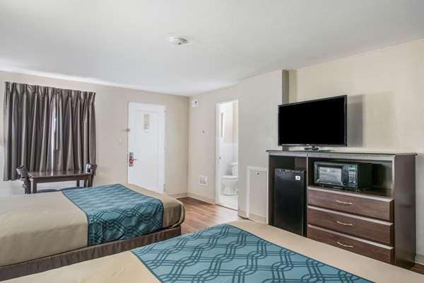  - Econo Lodge Mechanicsburg - I-76, Exit 236