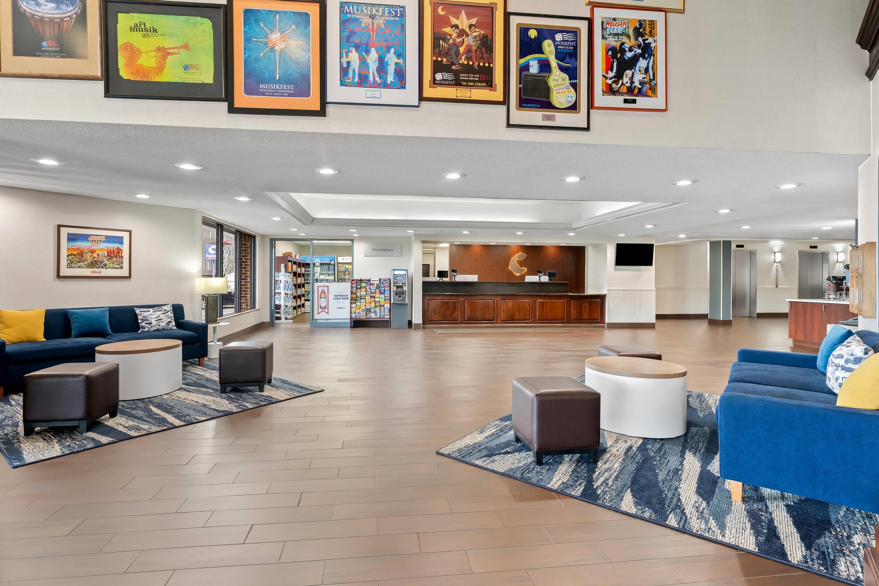 Hotel lobby | Comfort Suites Bethlehem Near Lehigh University and LVI Airport