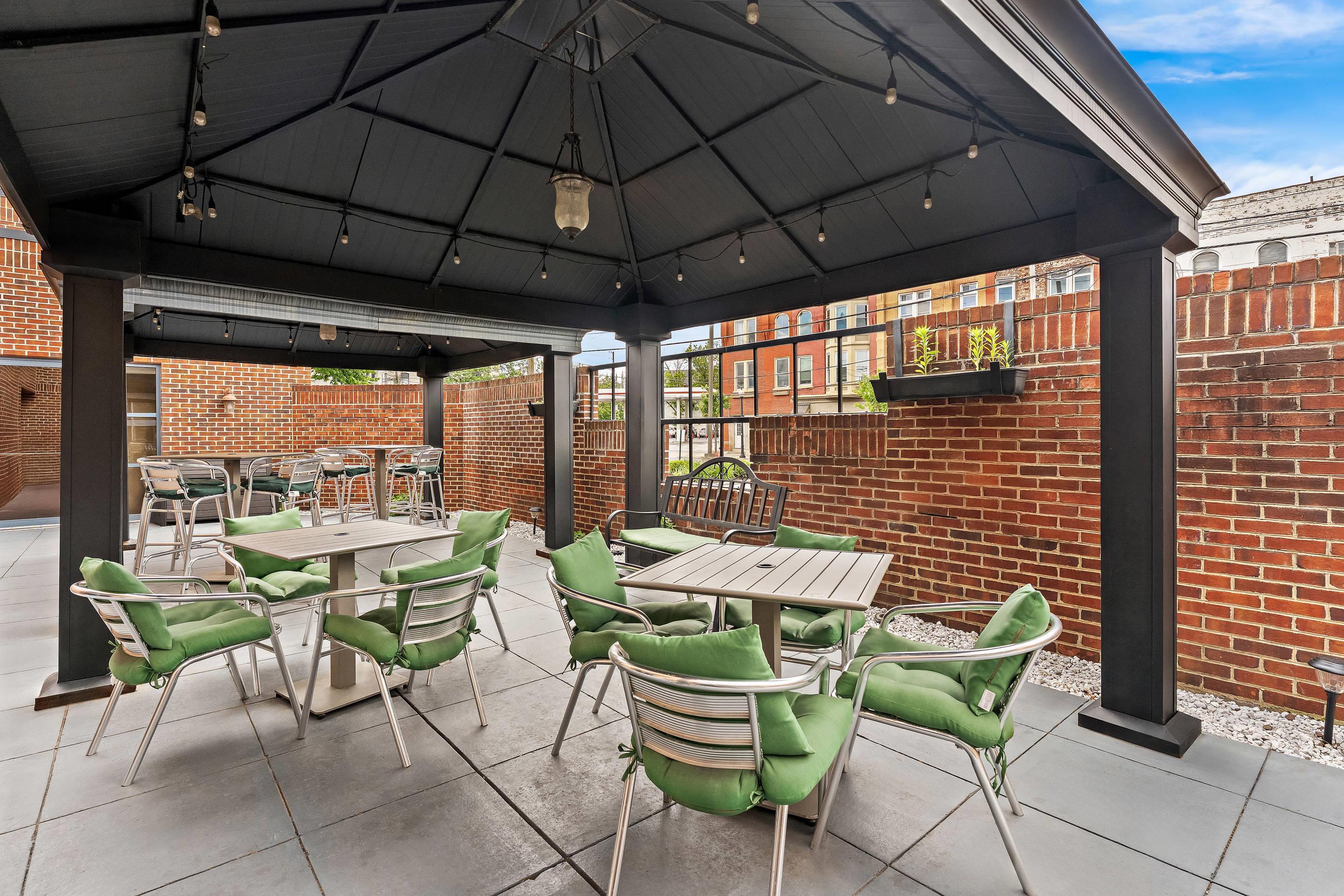Hotel patio | Comfort Suites Bethlehem Near Lehigh University and LVI Airport