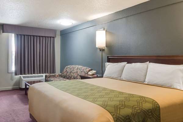  - Econo Lodge Pittsburgh - I-79, Exit 60