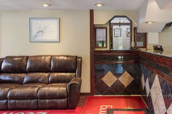  - Econo Lodge Pittsburgh - I-79, Exit 60