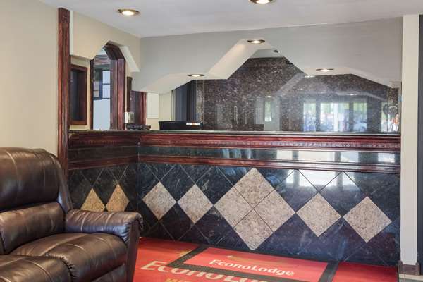  - Econo Lodge Pittsburgh - I-79, Exit 60