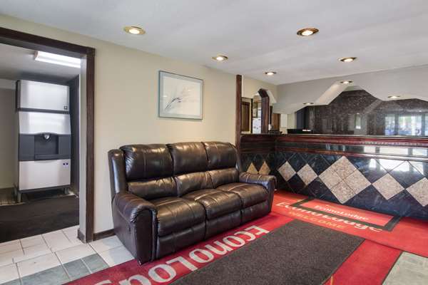  - Econo Lodge Pittsburgh - I-79, Exit 60