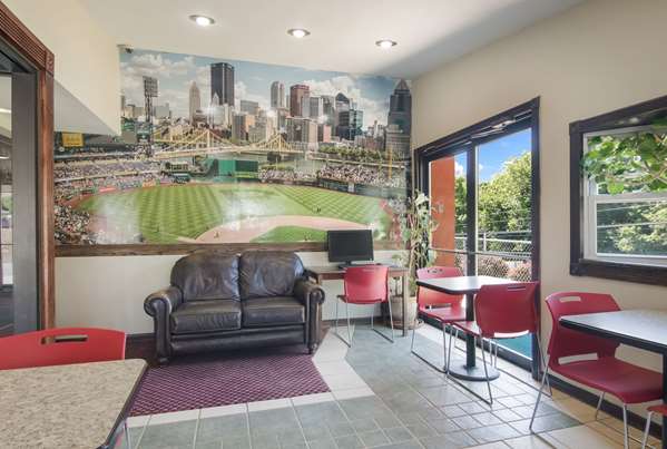 Amenities - Econo Lodge Pittsburgh - I-79, Exit 60