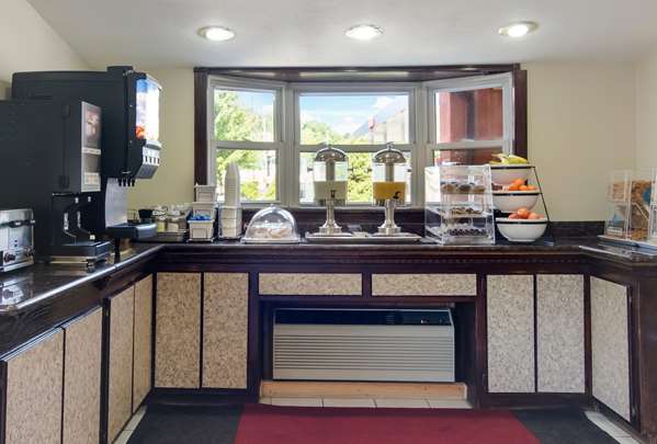 Amenities - Econo Lodge Pittsburgh - I-79, Exit 60