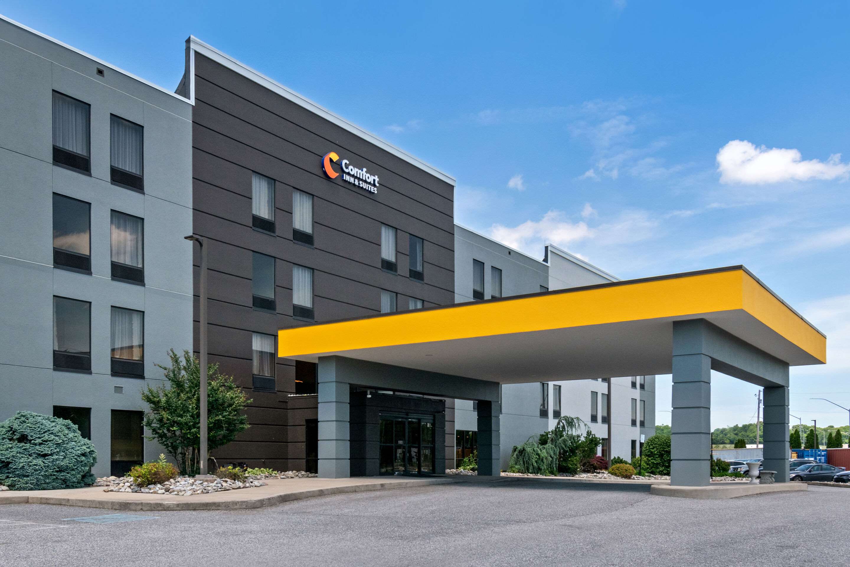 Hotel exterior | Comfort Inn & Suites York