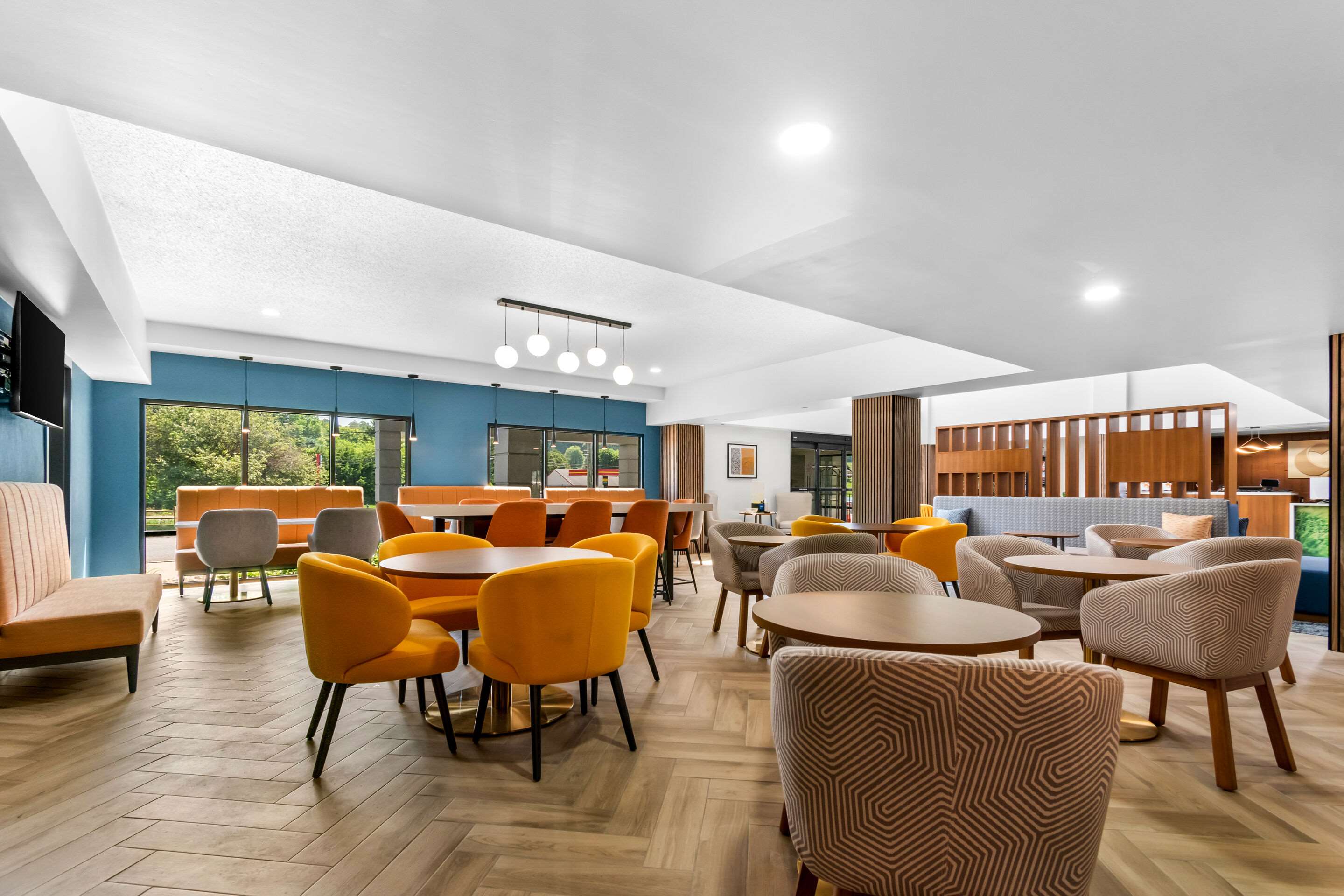 Breakfast area | Comfort Inn & Suites York