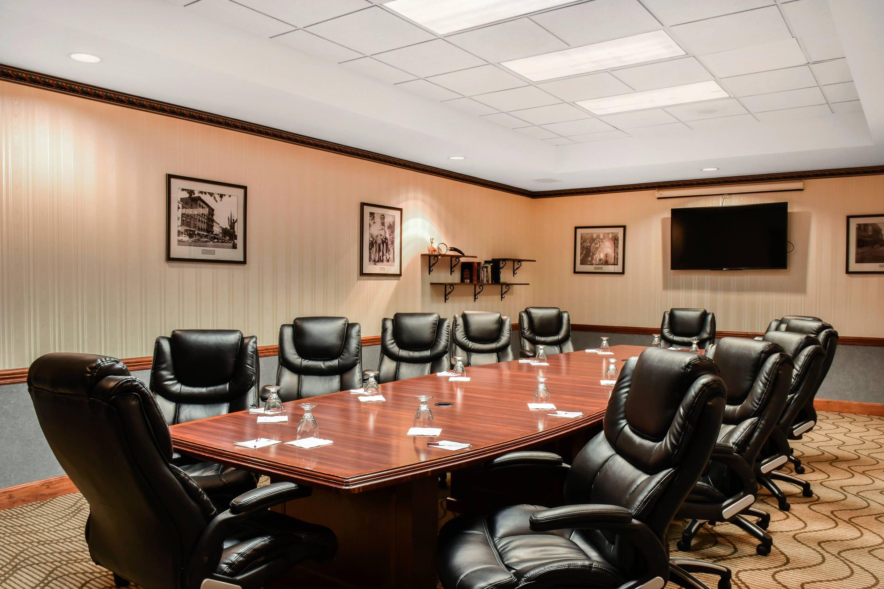 Boardroom | Comfort Suites Downtown Carlisle