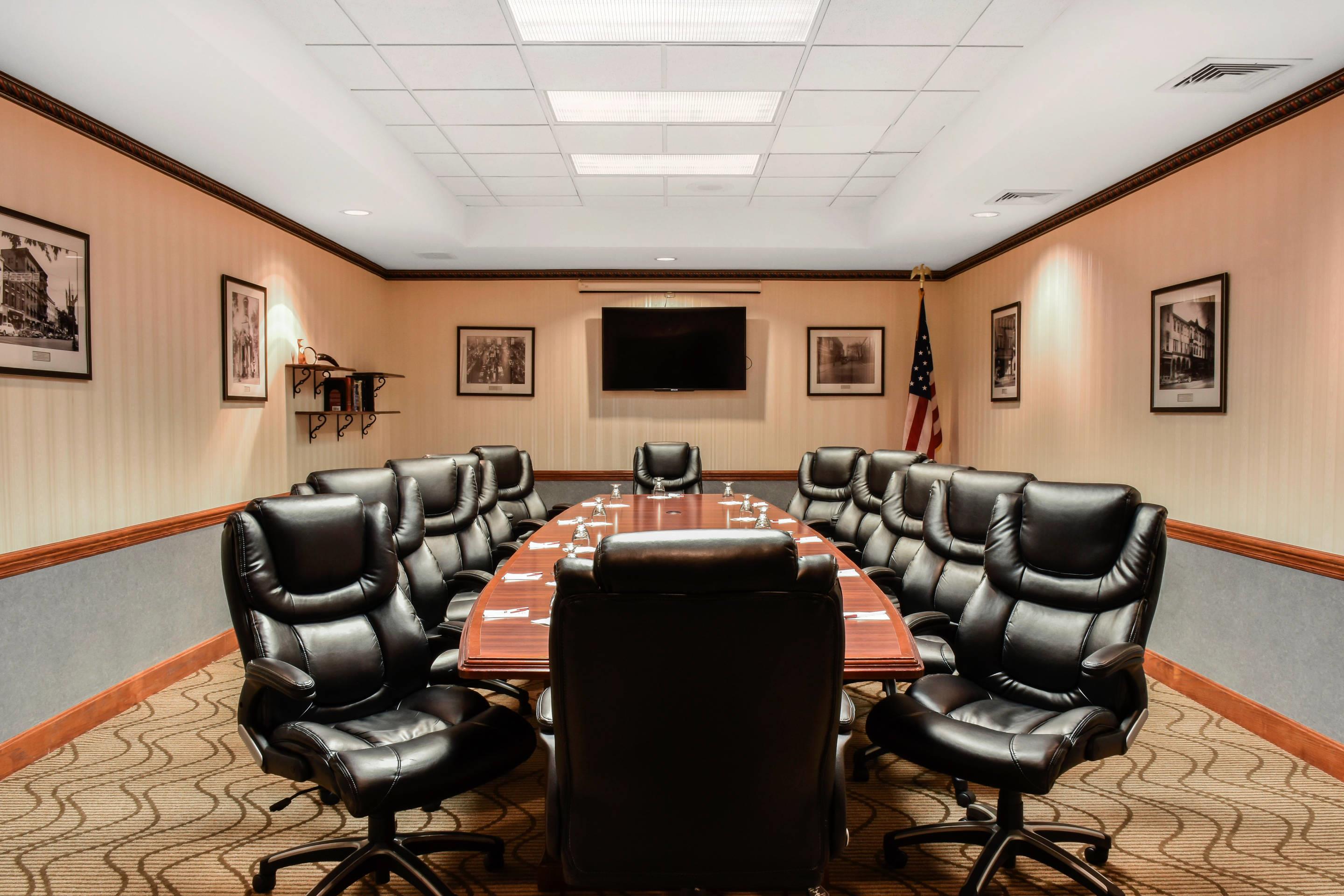Boardroom | Comfort Suites Downtown Carlisle