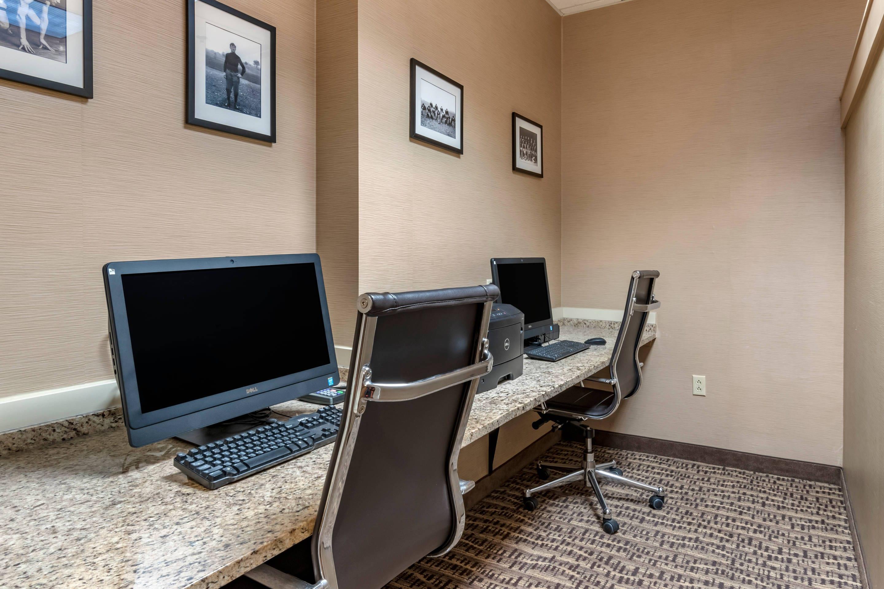 Computer in the lobby | Comfort Suites Downtown Carlisle
