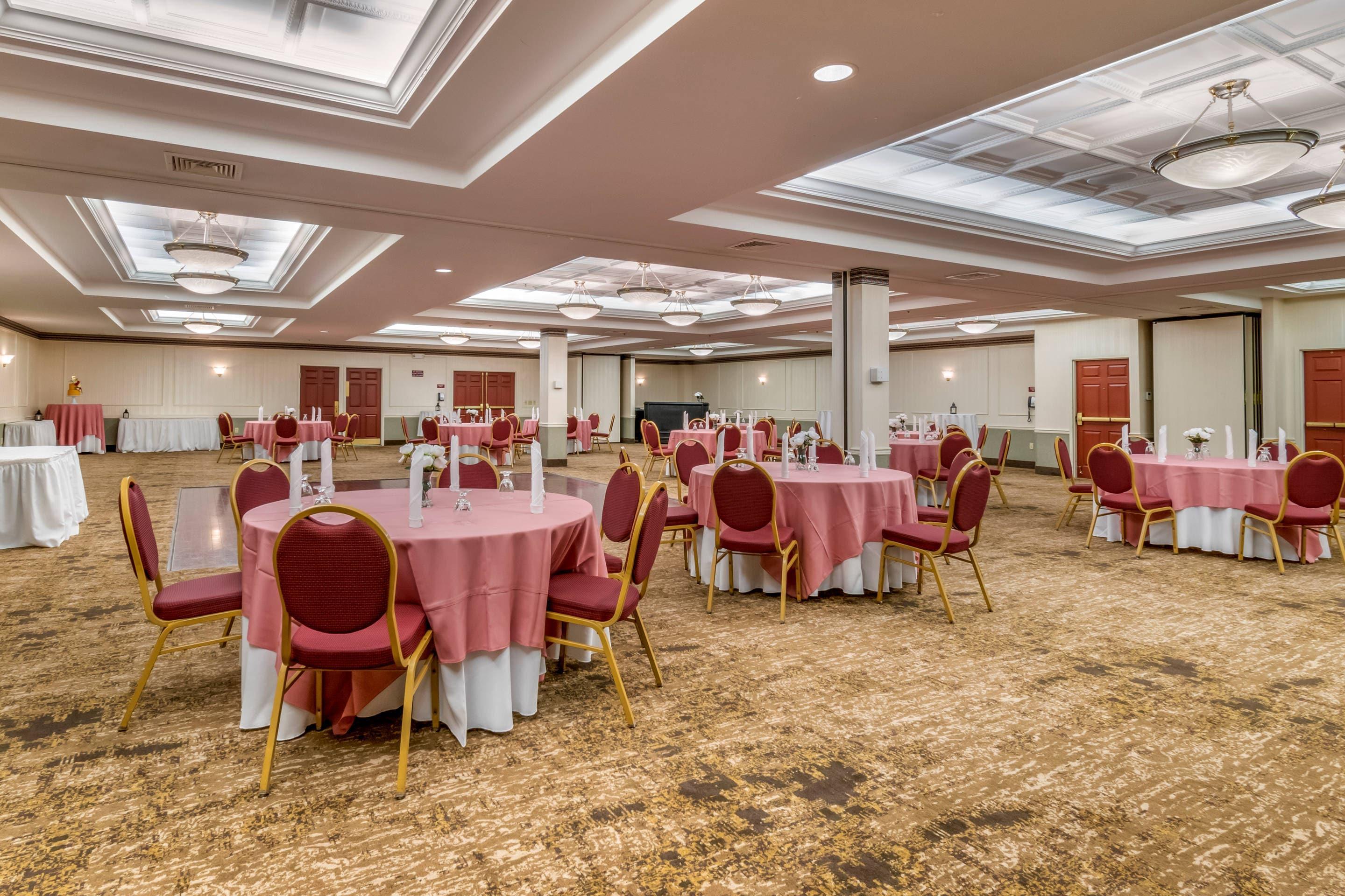 Banquet room | Comfort Suites Downtown Carlisle
