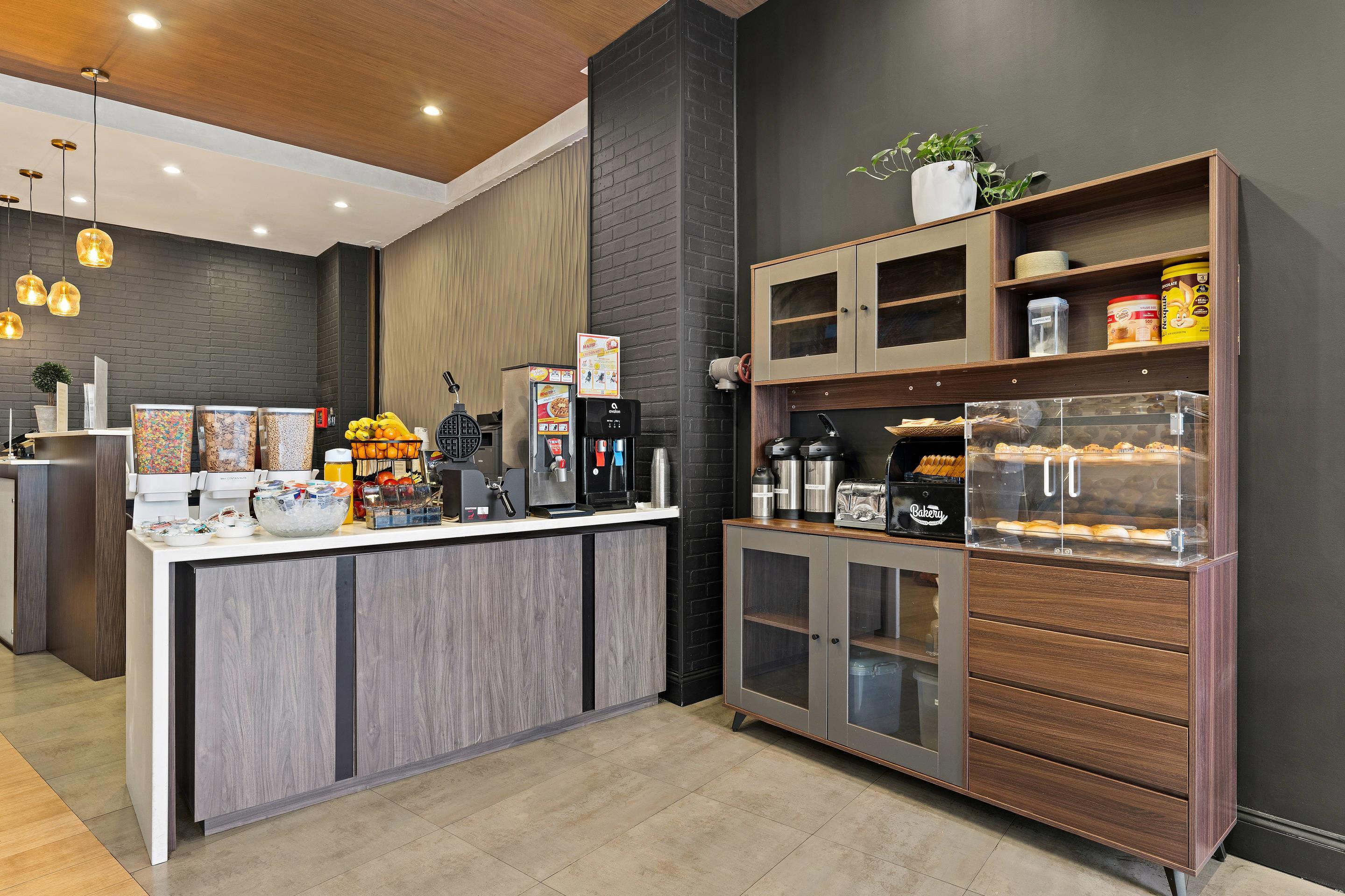 Coffee Area | Quality Inn Center City