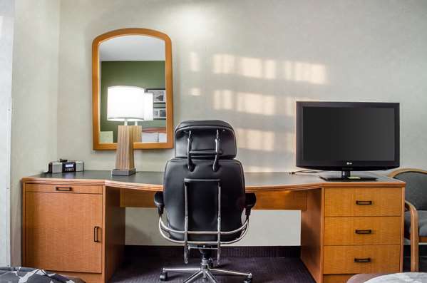  - Sleep Inn & Suites Bensalem - I-276, Exit 351 & 352