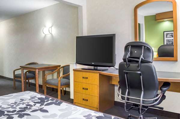 Suite - Sleep Inn & Suites Bensalem - I-276, Exit 351 & 352