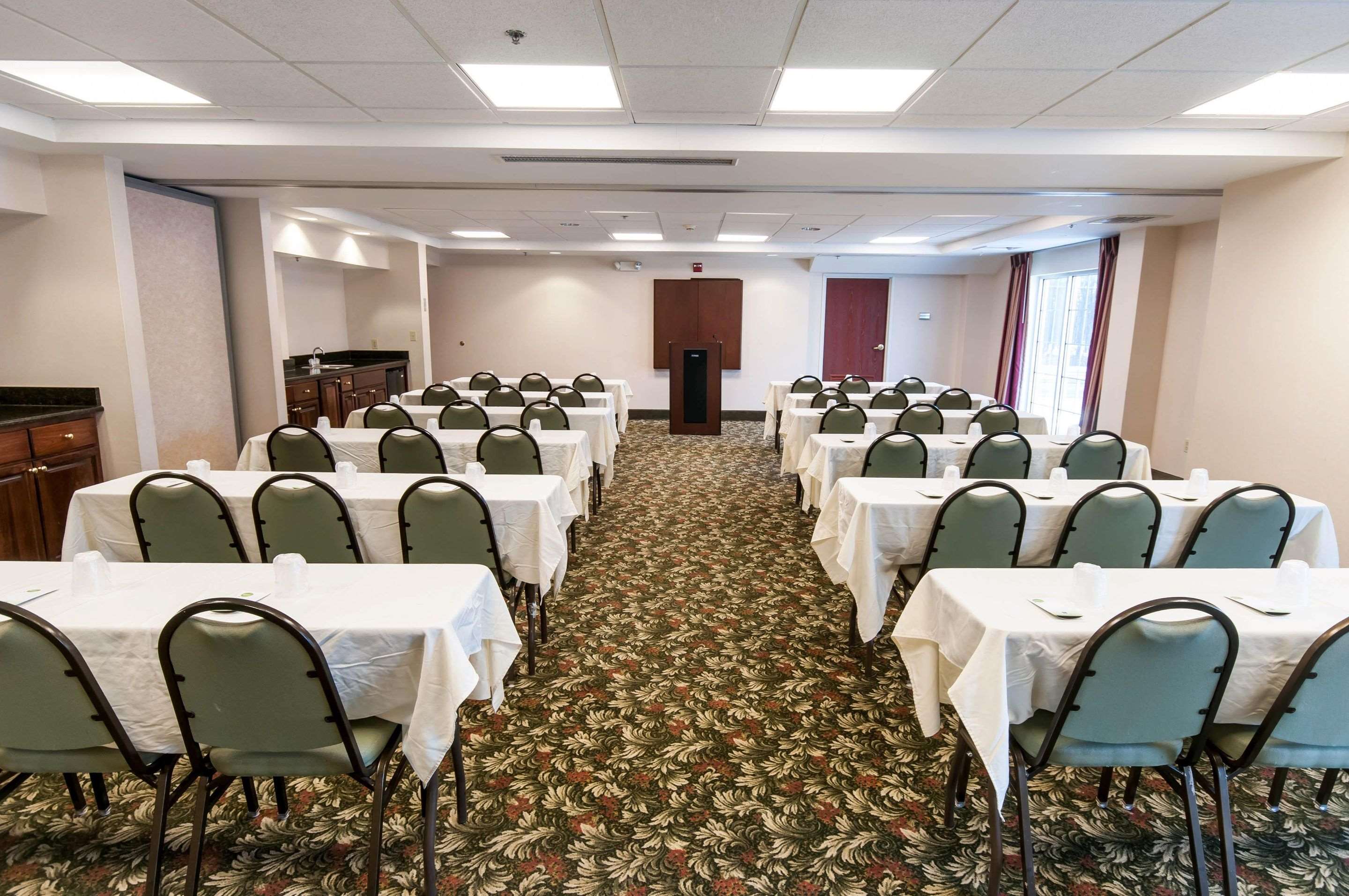 Banquetmeeting room | Comfort Inn & Suites Mount Pocono
