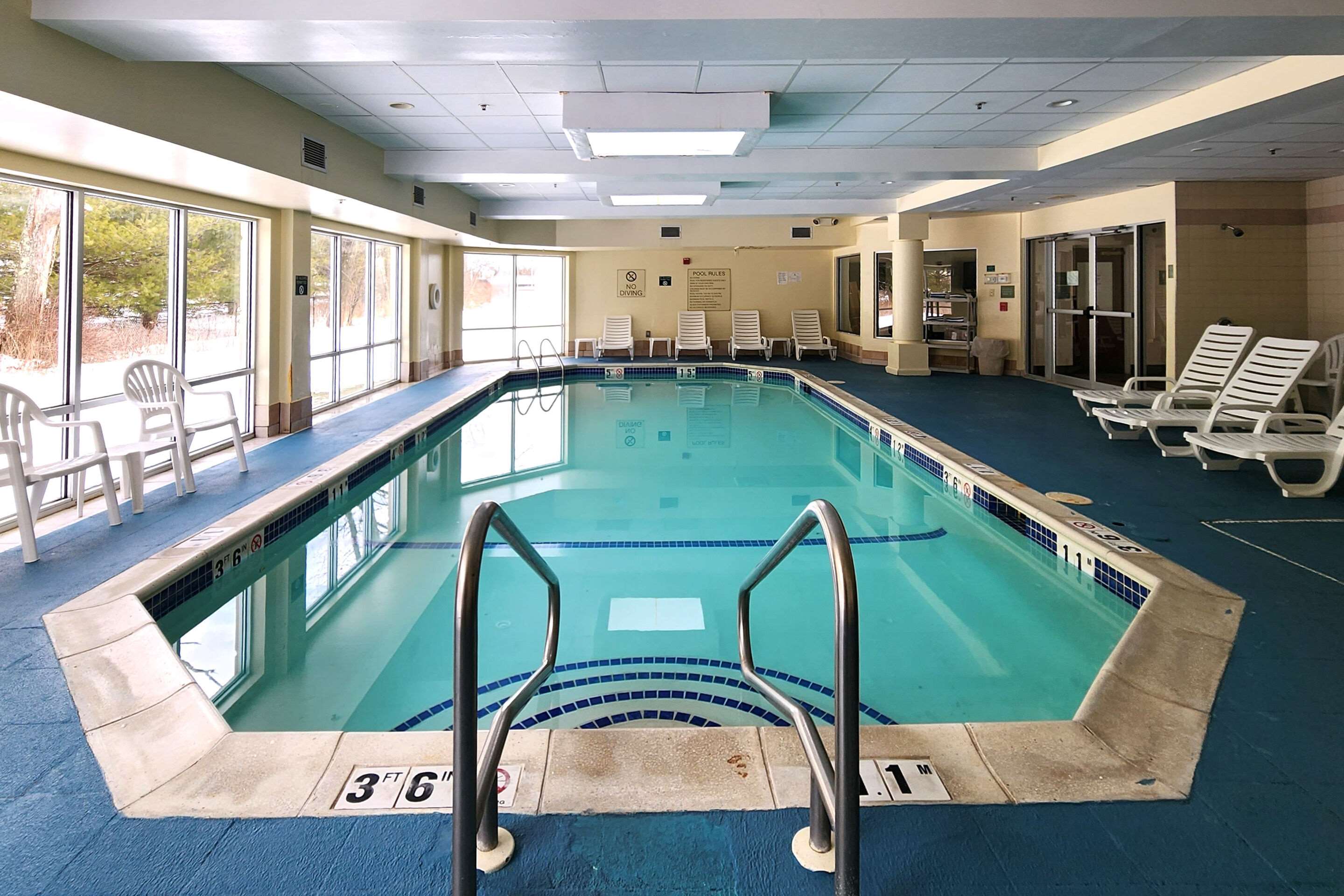 Indoor pool | Comfort Inn & Suites Mount Pocono
