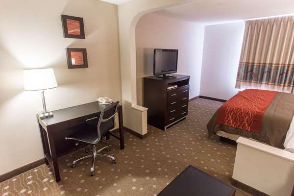 Suite - Comfort Inn Pittsburgh - I-79, Exit 60