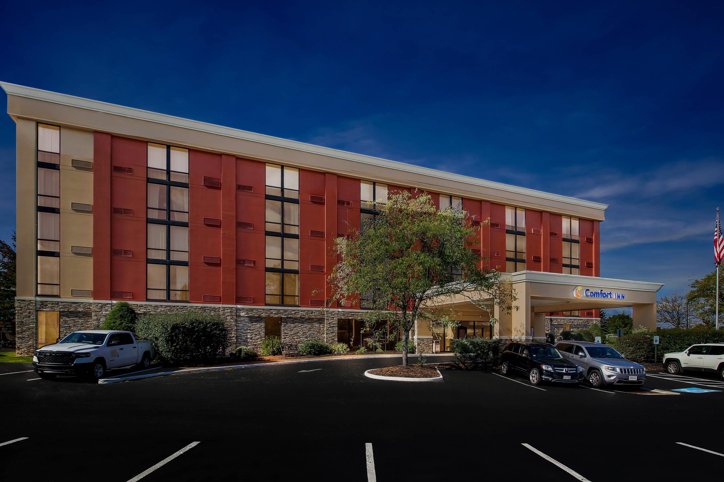 Twilight | Comfort Inn Cranberry Township