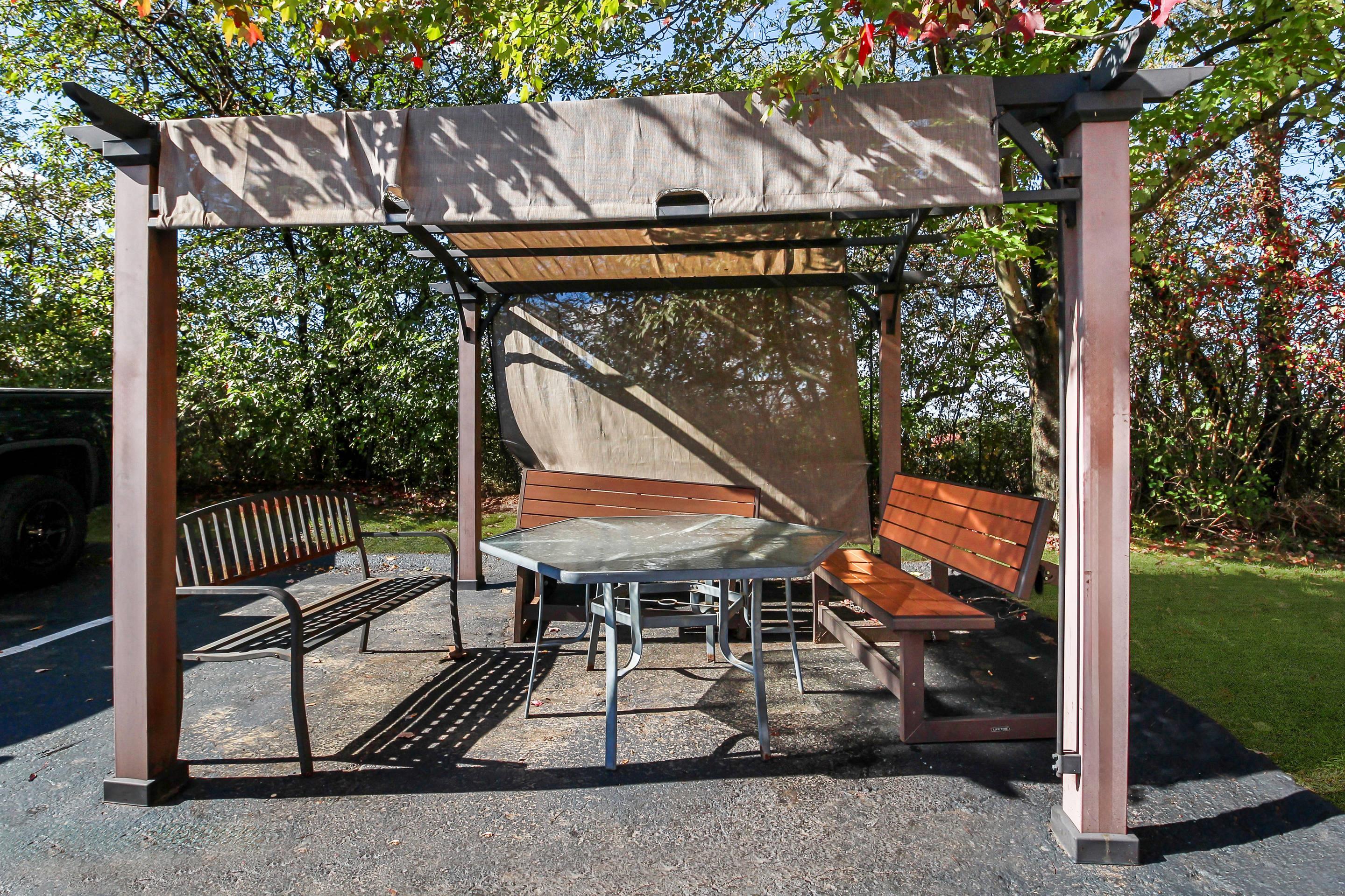 Hotel patio | Comfort Inn Cranberry Township