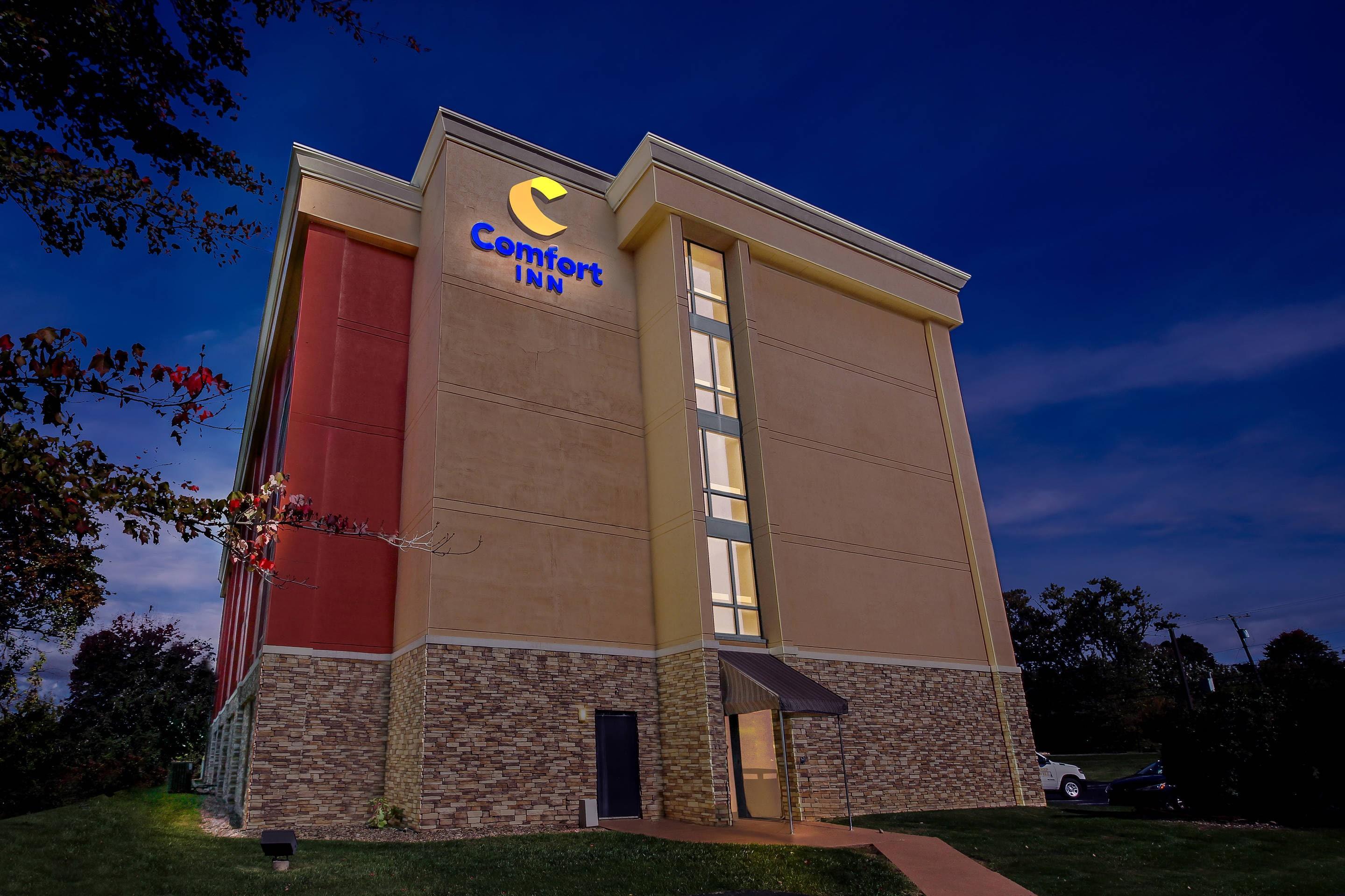 Twilight | Comfort Inn Cranberry Township