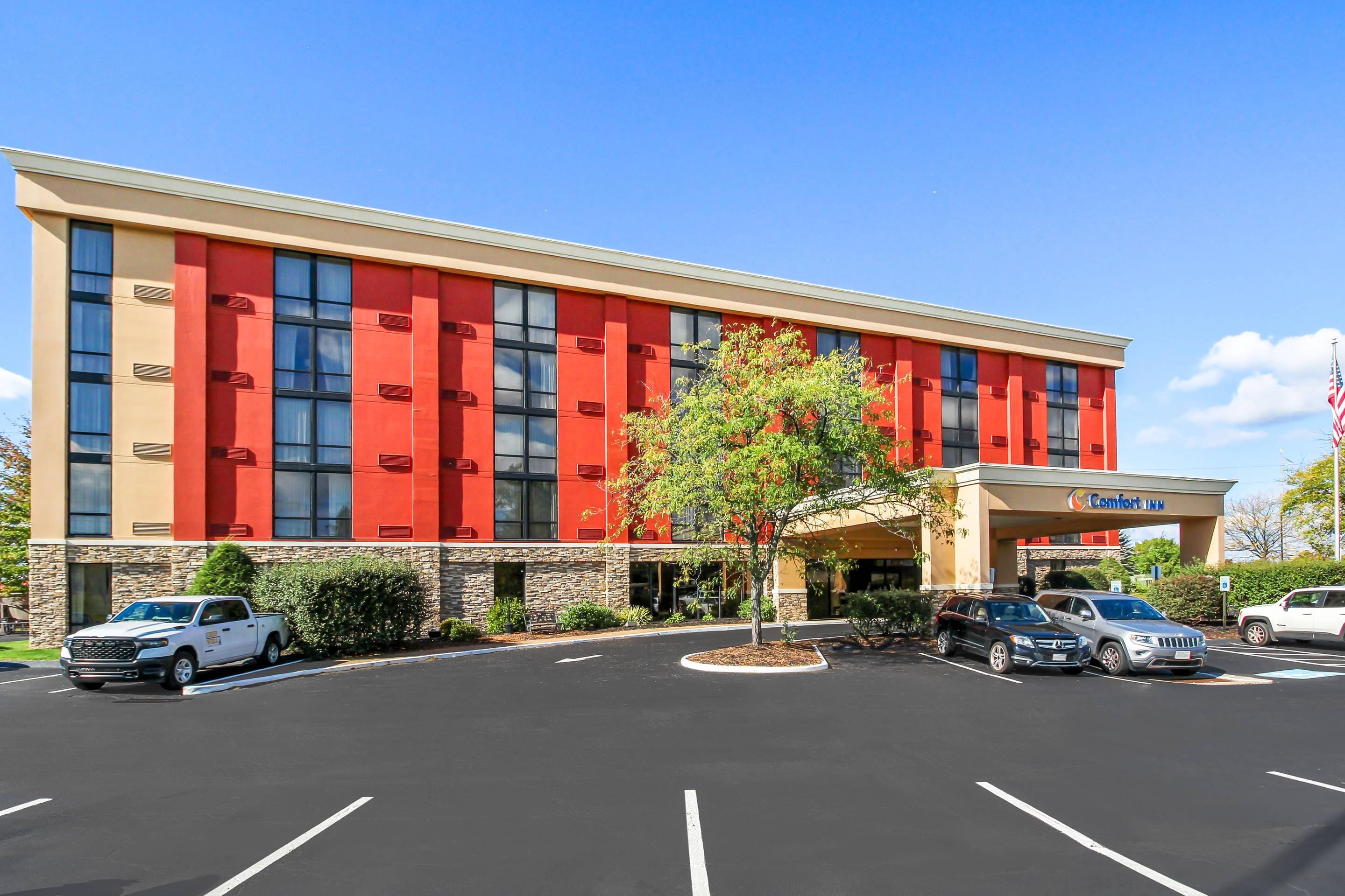 Hotel exterior | Comfort Inn Cranberry Township
