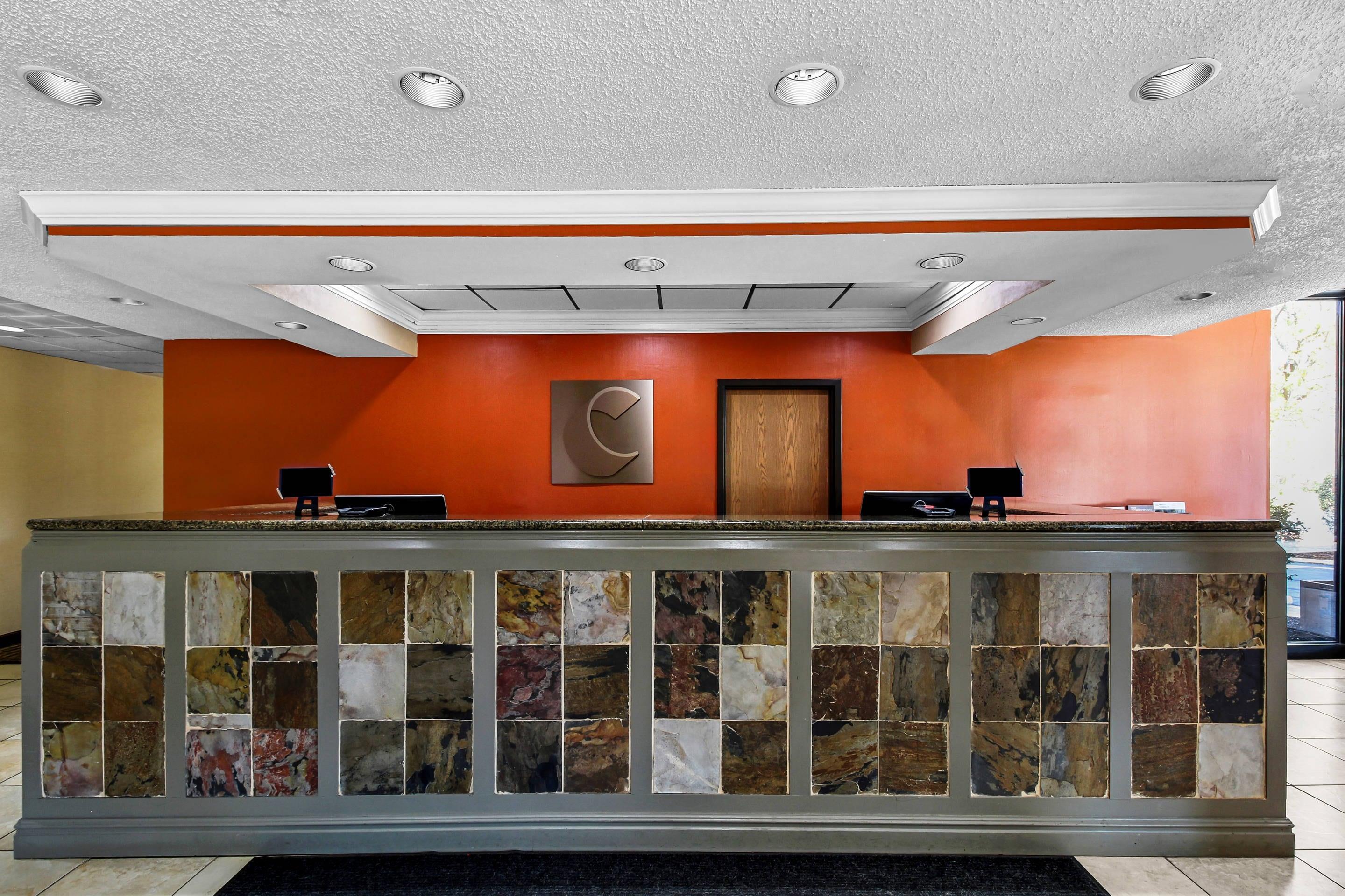 Front desk | Comfort Inn Cranberry Township